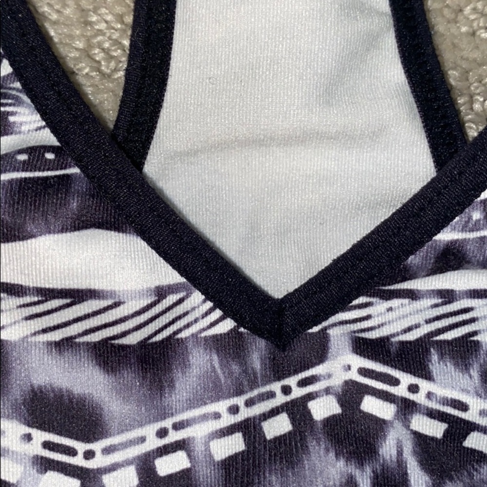 PINK Razor Back Sports Bra - Picture 3 of 3